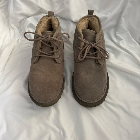EUC UGG Neumel Chukka Boot main image 11